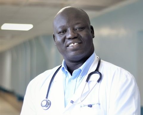 Dr. Roberto Silva